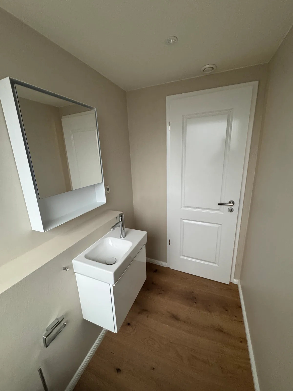 Fugenloses Bad Wandsbeker Chaussee – Hauptbad 9 m² – Vorher-Bild KSB Hamburg