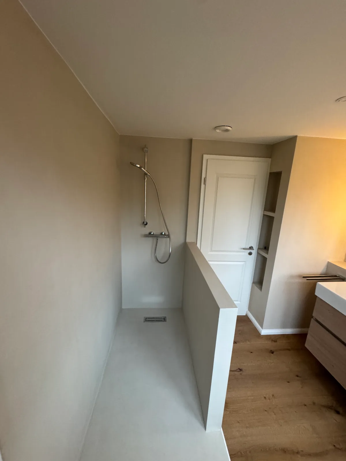 Fugenloses Bad Wandsbeker Chaussee – Hauptbad 9 m² – Bild 10